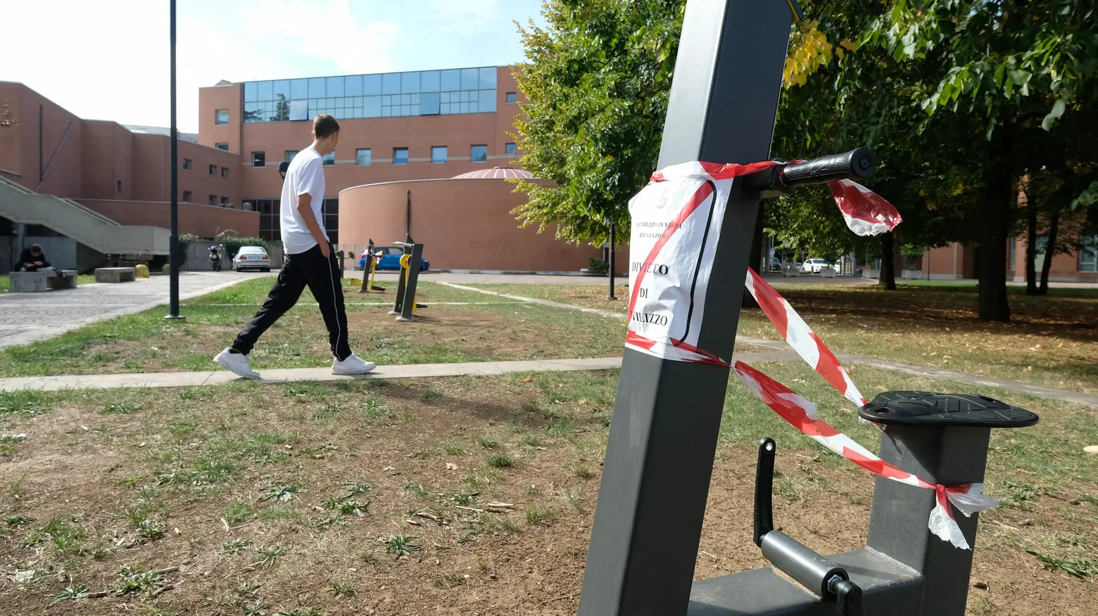 Desio, attrezzature fitness danneggiare dai vandali Desio, attrezzature fitness danneggiare dai vandali