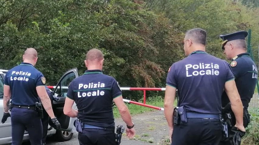 Inseguimento a Peschiera Borromeo: quattro in fuga dalla polizia locale
Inseguimento a Peschiera Borromeo: quattro in fuga dalla polizia locale