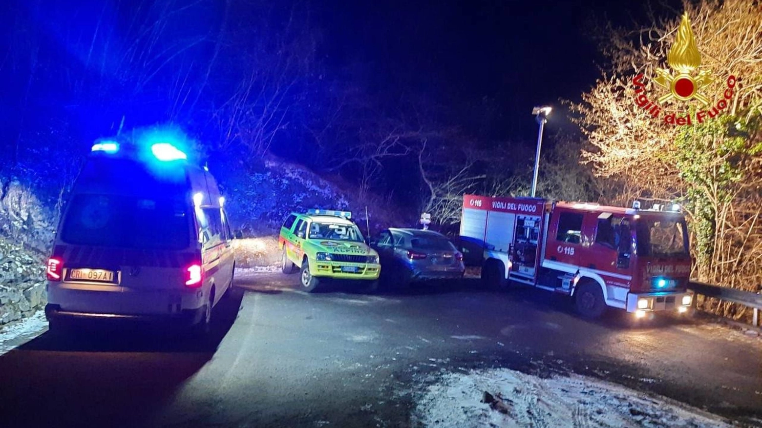 Stop alla droga nei boschi Via Crucis anti-spaccio dov’è stato ucciso il pusher Stop alla droga nei boschi Via Crucis anti-spaccio dov’è stato ucciso il pusher