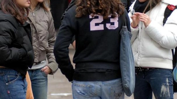 Ragazzini fuori da scuola