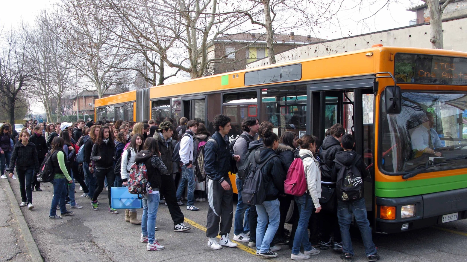 Autobus affollato (Studionord)