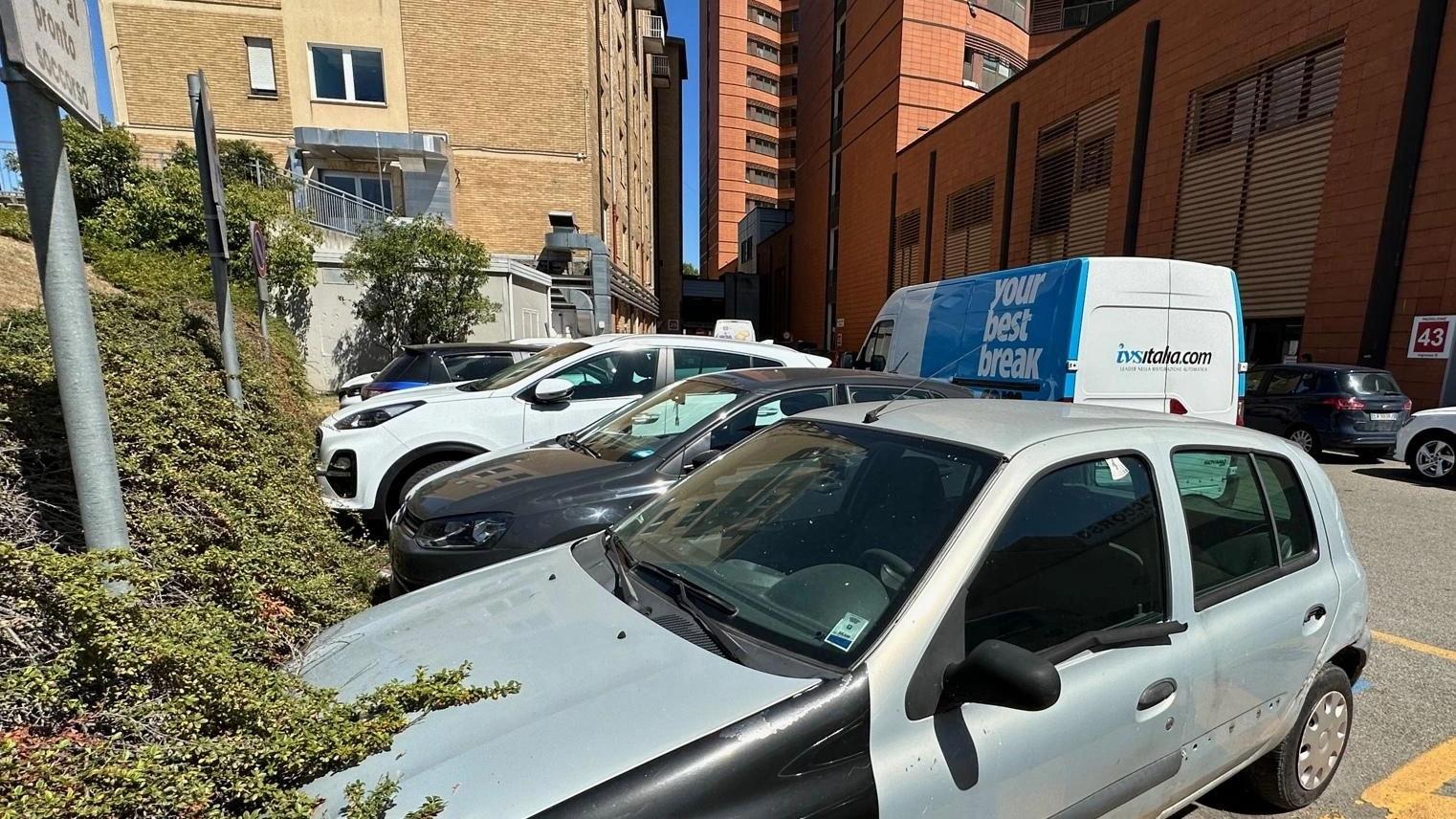 Parcheggia al San Matteo e muore in reparto Parcheggia al San Matteo e muore in reparto