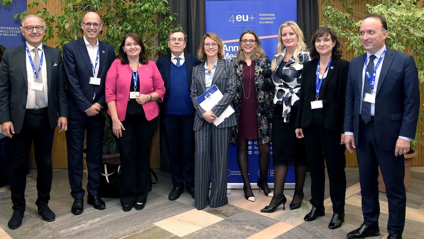 Il rettore Elio Franzini, la vicesindaco di Milano Anna Scavuzzo e i rappresentanti degli atenei europei ospiti della Statale (Poce) Il rettore Elio Franzini, la vicesindaco di Milano Anna Scavuzzo e i rappresentanti degli atenei europei ospiti della Statale (Poce)