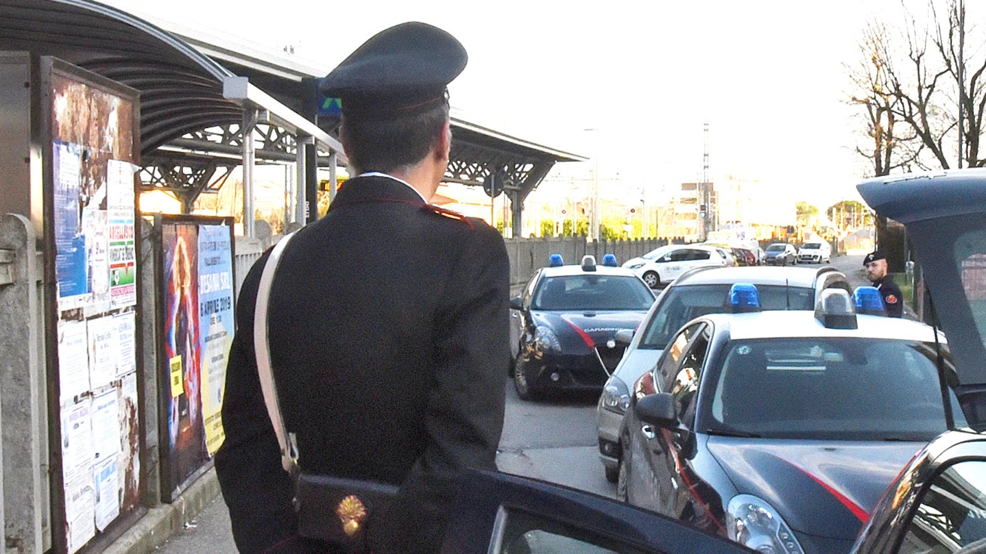 Controlli dei carabinieri alla stazione (foto d'archivio) Controlli dei carabinieri alla stazione (foto d'archivio)