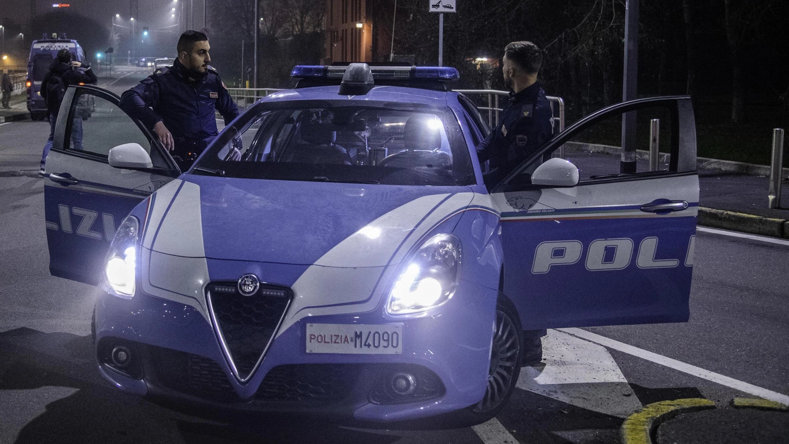 Accoltellata in casa dal compagno  Il litigio per la separazione  e il fendente davanti alla figlia