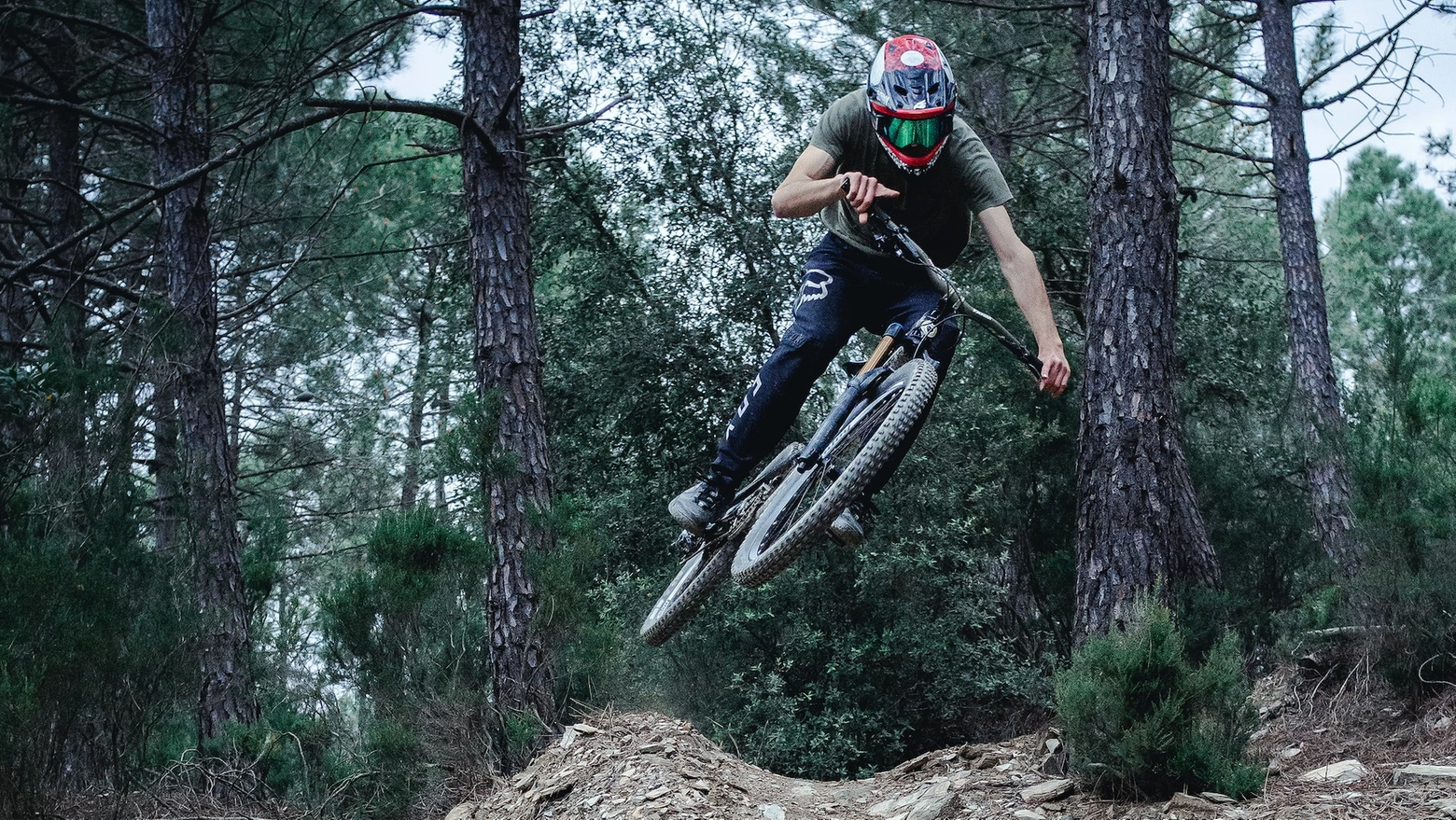 Una gara di downhill (foto di repertorio) Una gara di downhill (foto di repertorio)