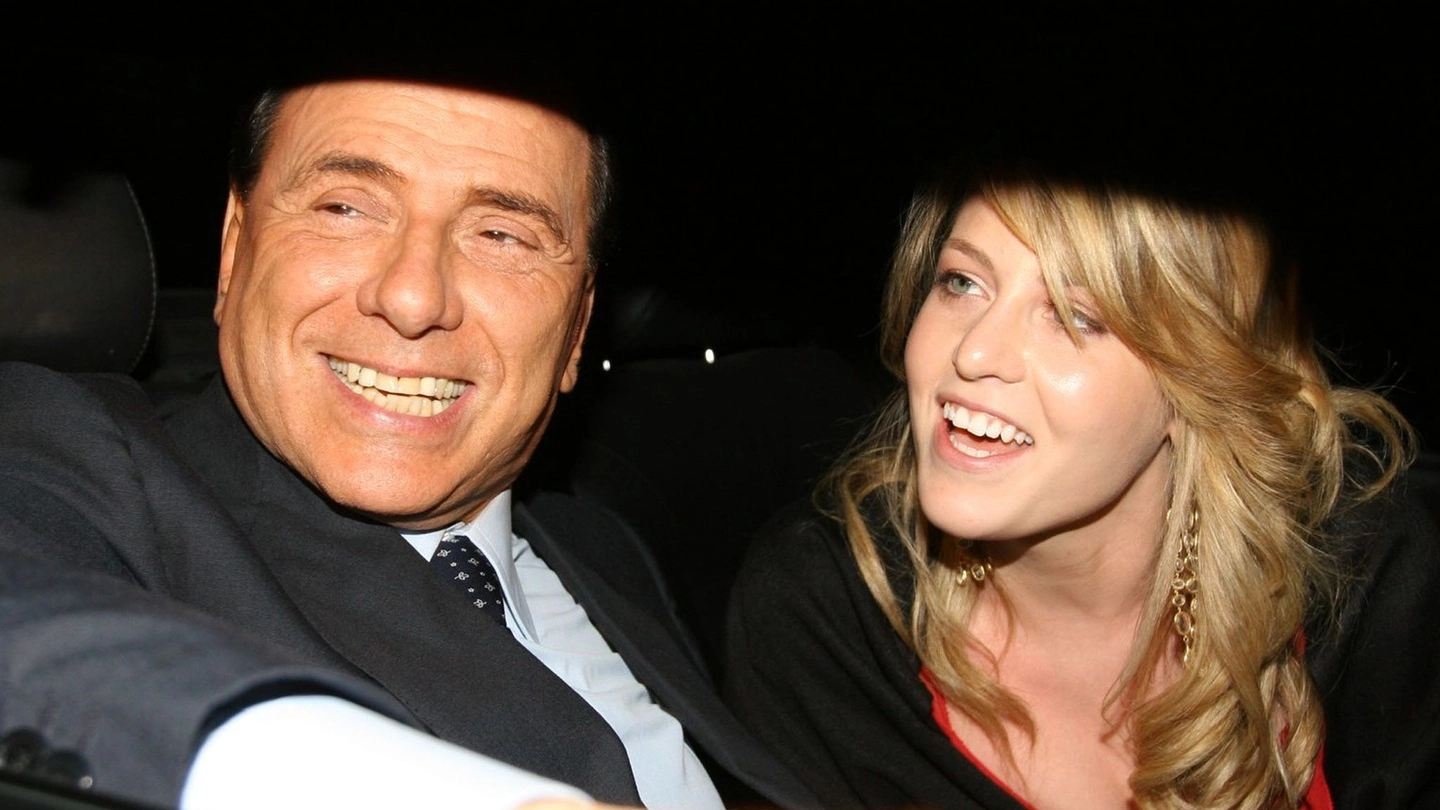 Barbara Berlusconi con il padre Silvio Berlusconi (Ansa)