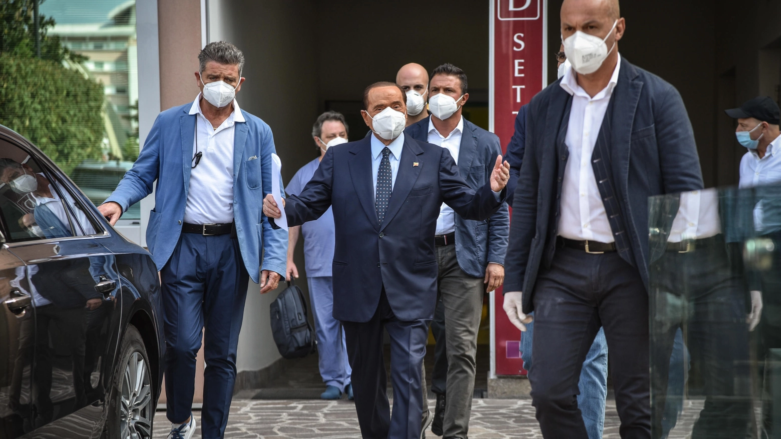 Berlusconi lascia il San Raffaele