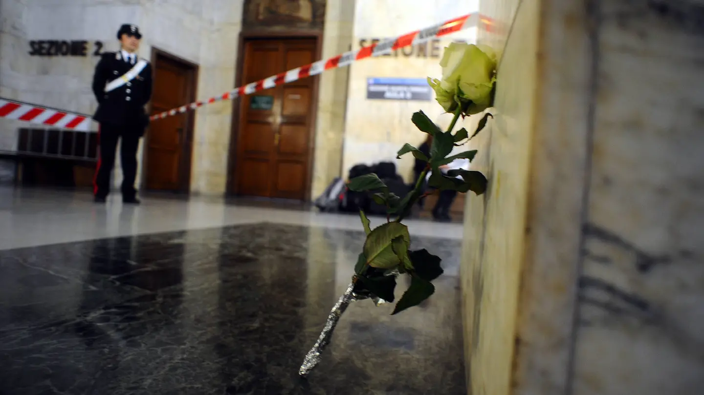 Fiori al tribunale dopo la sparatoria al Palazzo di giustizia nel 2015