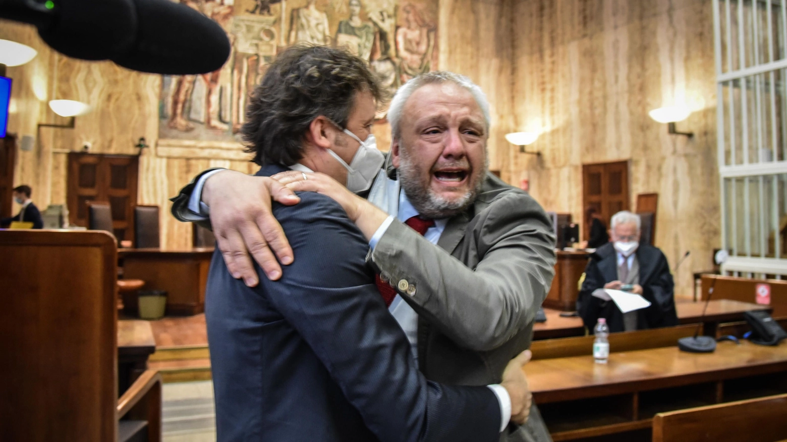 L'ex sindaco di Lodi Simone Uggetti assolto in appello per il "caso piscine"