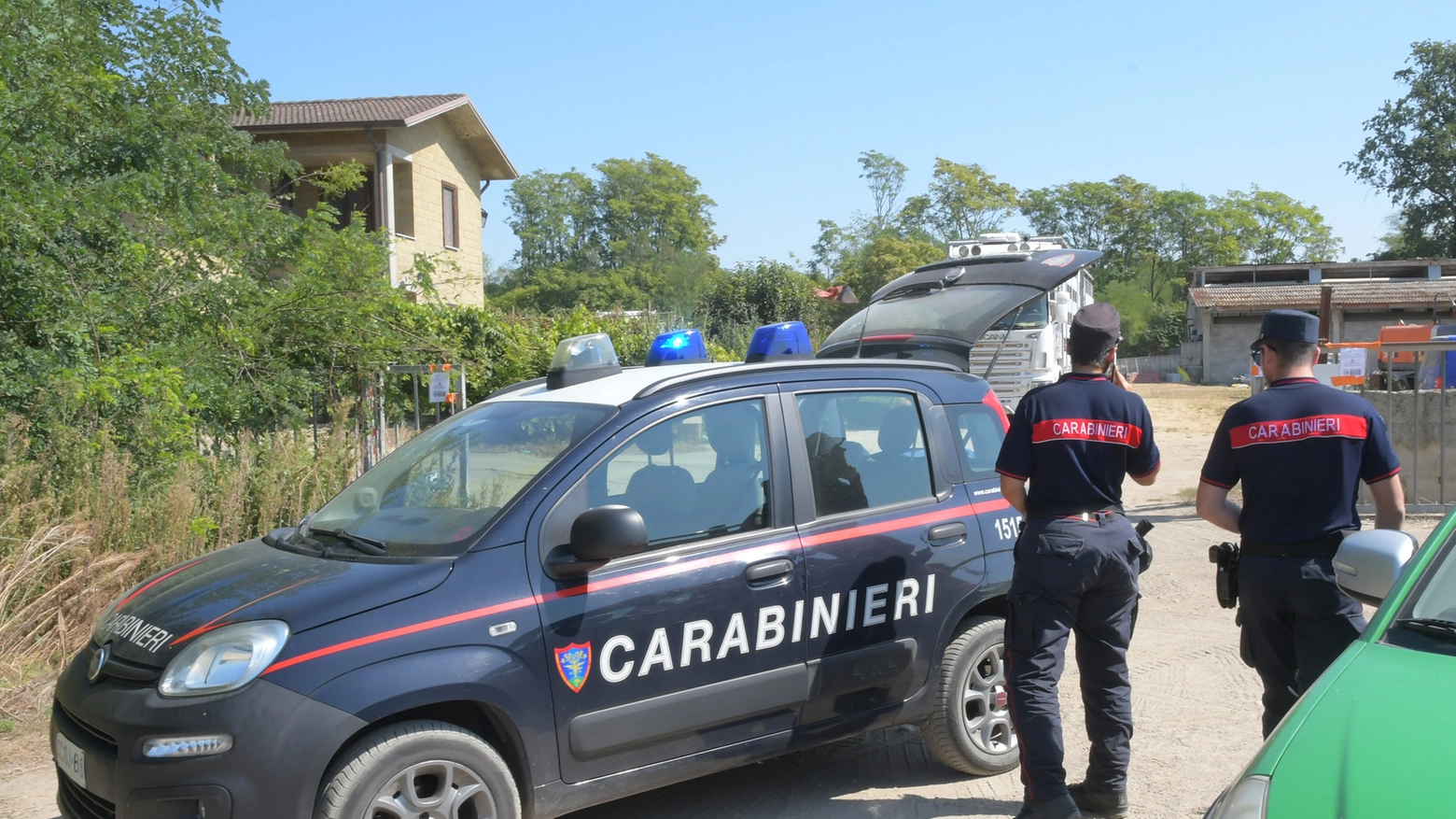 L'uomo senza patente è stato arrestato dai carabinieri dopo il tentativo di fuga L'uomo senza patente è stato arrestato dai carabinieri dopo il tentativo di fuga