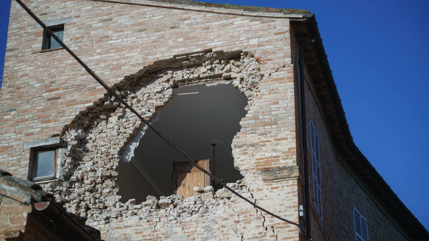 Danni provocati dal terremoto ad Amandola