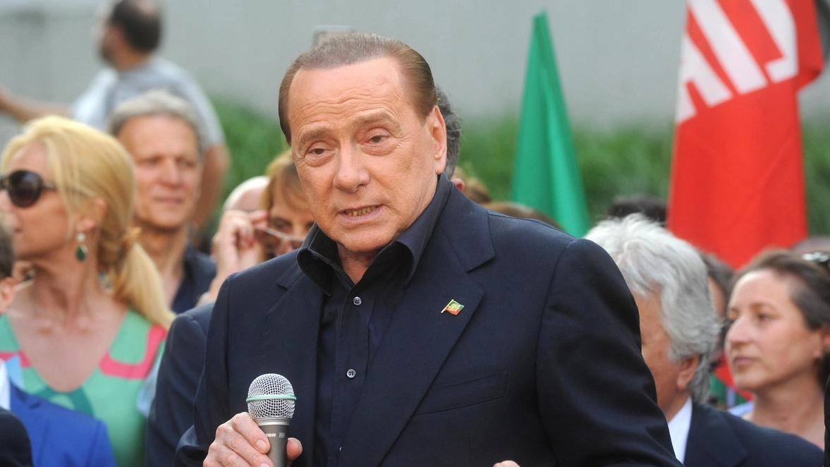 Olgettine sotto sfratto. Berlusconi in un audio:: "Ti intesterò la casa"