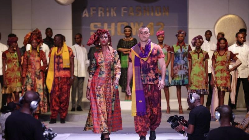 Sfilata di moda afro (Foto Facebook Afro Fashion Week Milano)