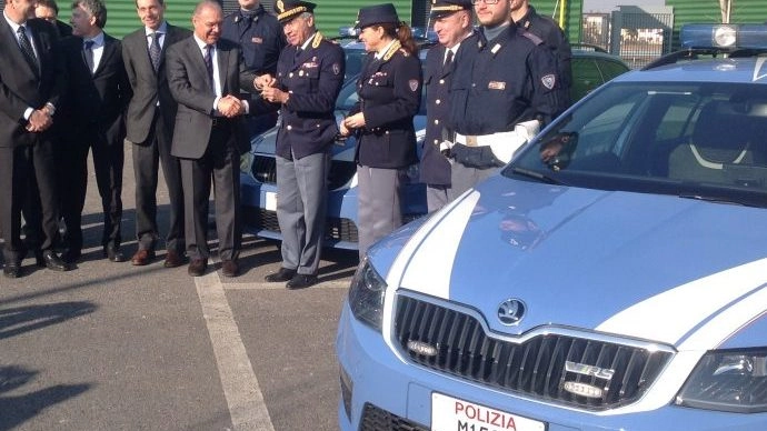Il presidente di Brebemi consegna tre nuove auto alla Polizia stradale