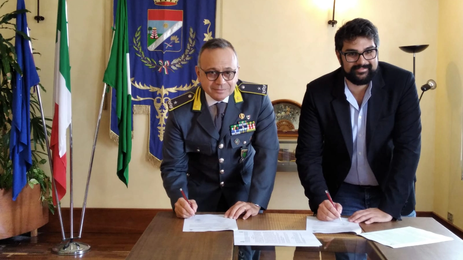 L'accordo di collaborazione firmato tra Guardia di Finanza e il Comune di Arese L'accordo di collaborazione firmato tra Guardia di Finanza e il Comune di Arese