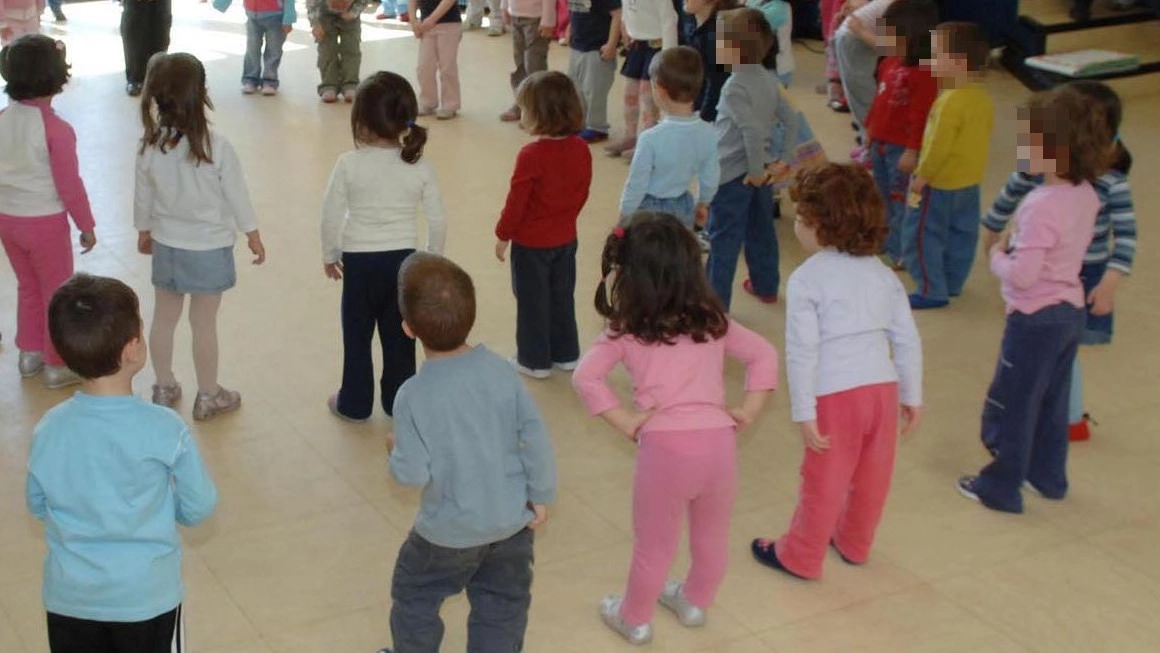 Bambini in una scuola materna (foto d'archivio)