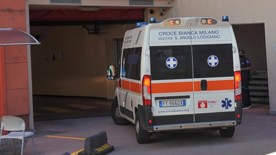 Entrambi sono stati portati al pronto soccorso di Lodi