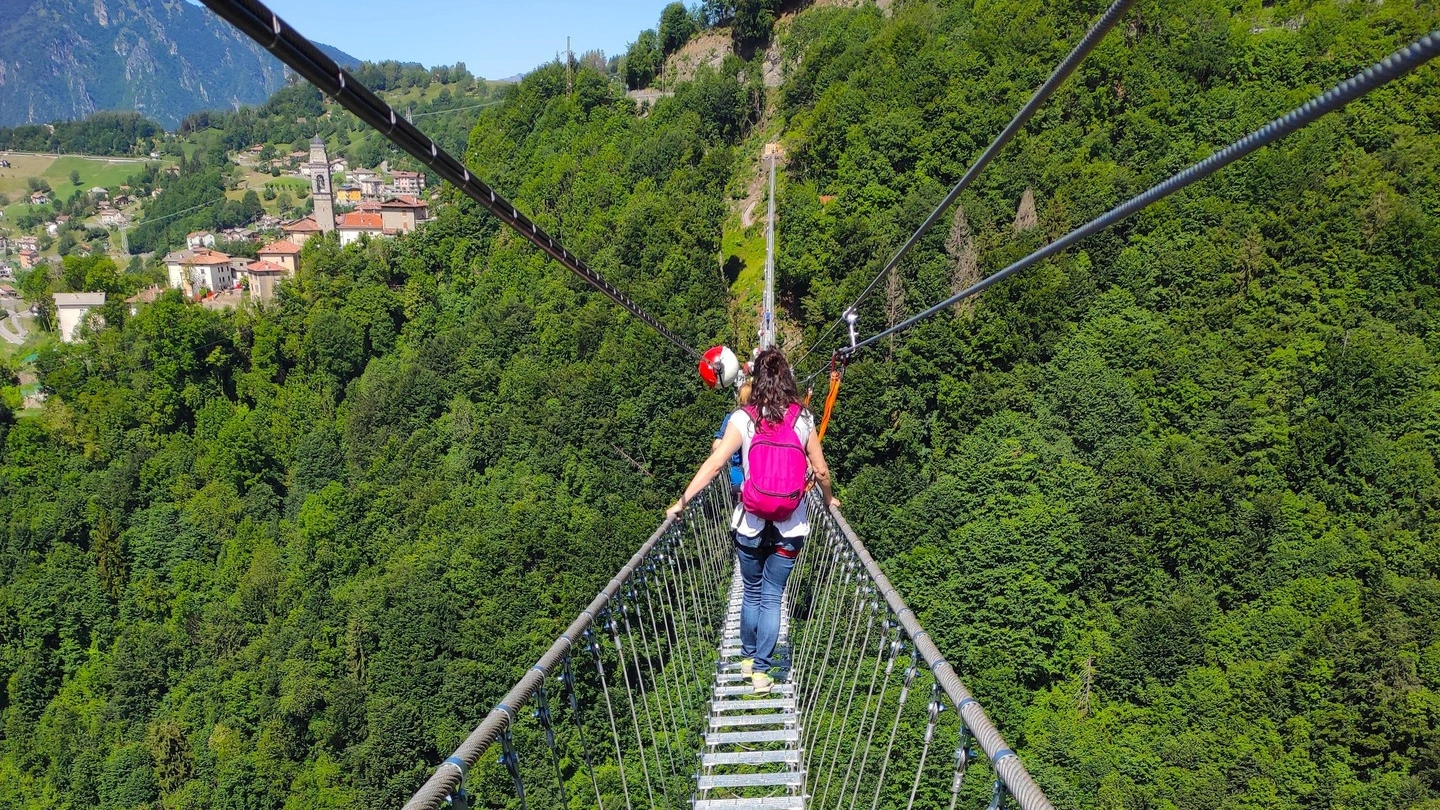 È il più lungo al mondo. Dopo l’inaugurazione il via ufficiale della stagione sulla passerella di 505 metri