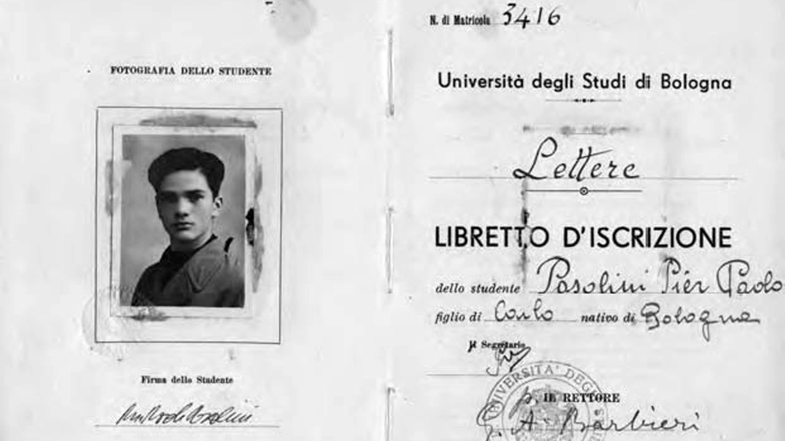 Pierpaolo Pasolini nella foto del suo libretto universitario