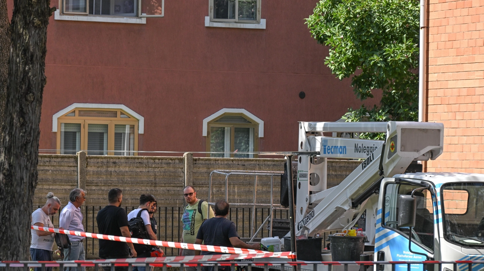 Incidente sul lavoro Operaio precipita da due metri d’altezza Arriva l’elisoccorso Incidente sul lavoro Operaio precipita da due metri d’altezza Arriva l’elisoccorso
