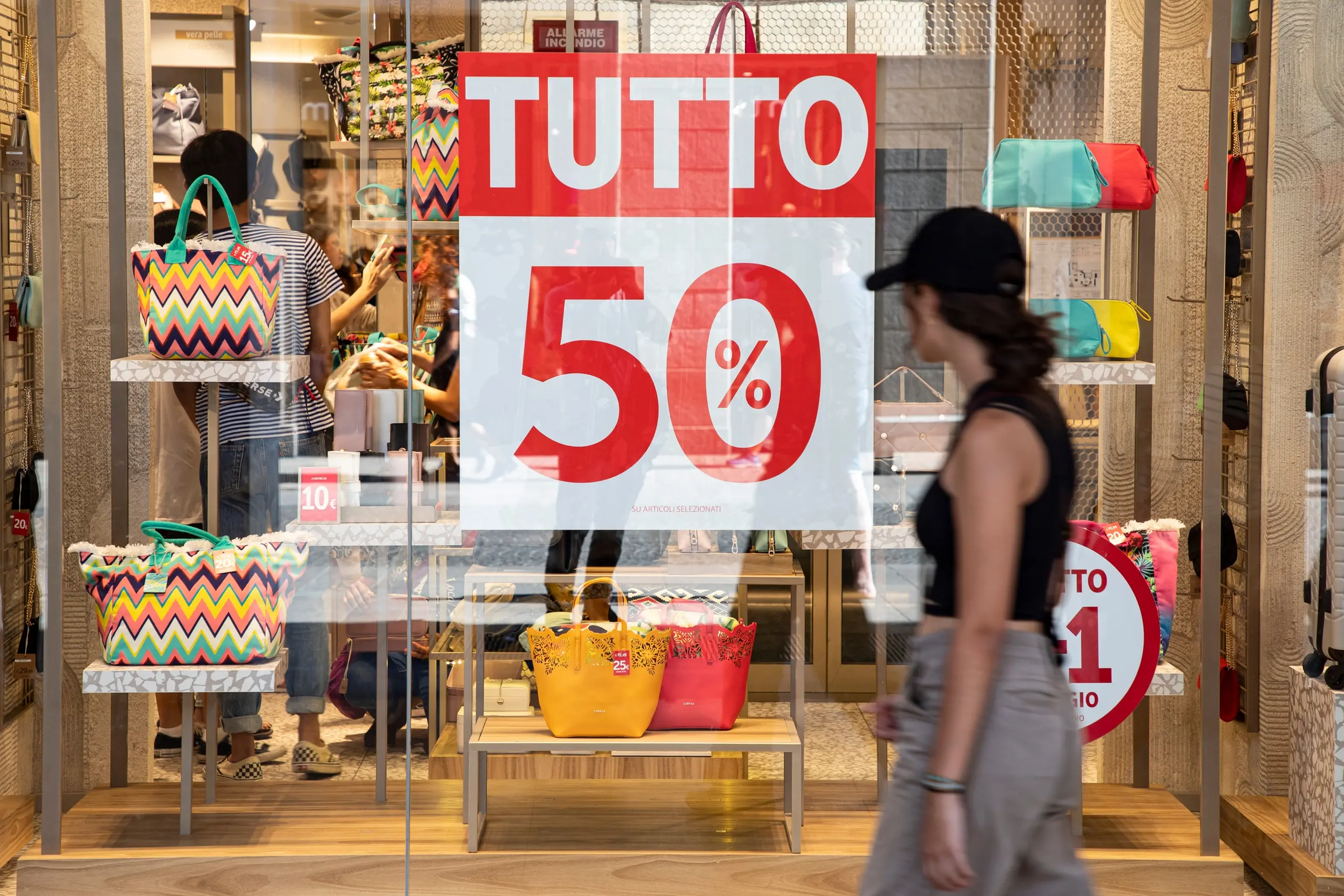 Saldi estivi, a Milano il piatto piange: -15% rispetto al 2022