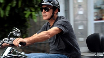 Addio lago, Clooney vende Villa Oleandra