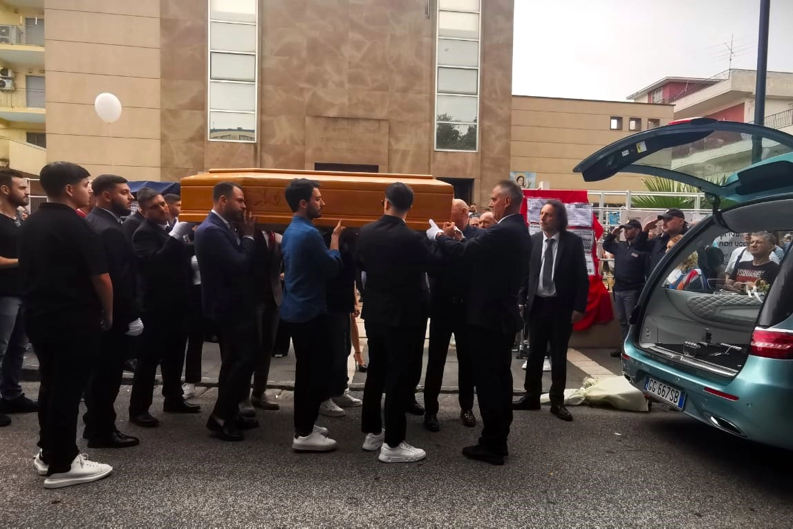 La bara di Giulia Tramontano