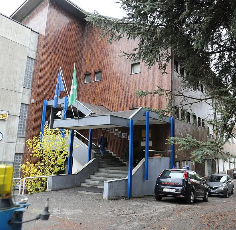 Bravata a scuola. Esplode petardo al cambio dell’ora