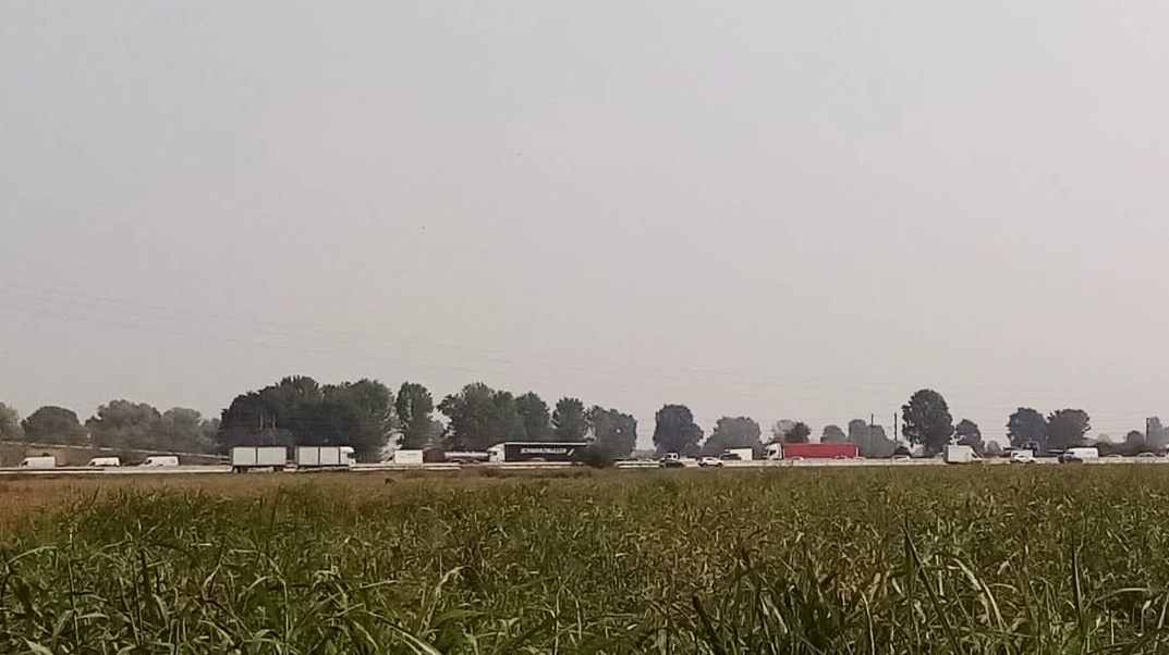 I quattro chilometri di coda in autostrada dovuti all'incidente I quattro chilometri di coda in autostrada dovuti all'incidente