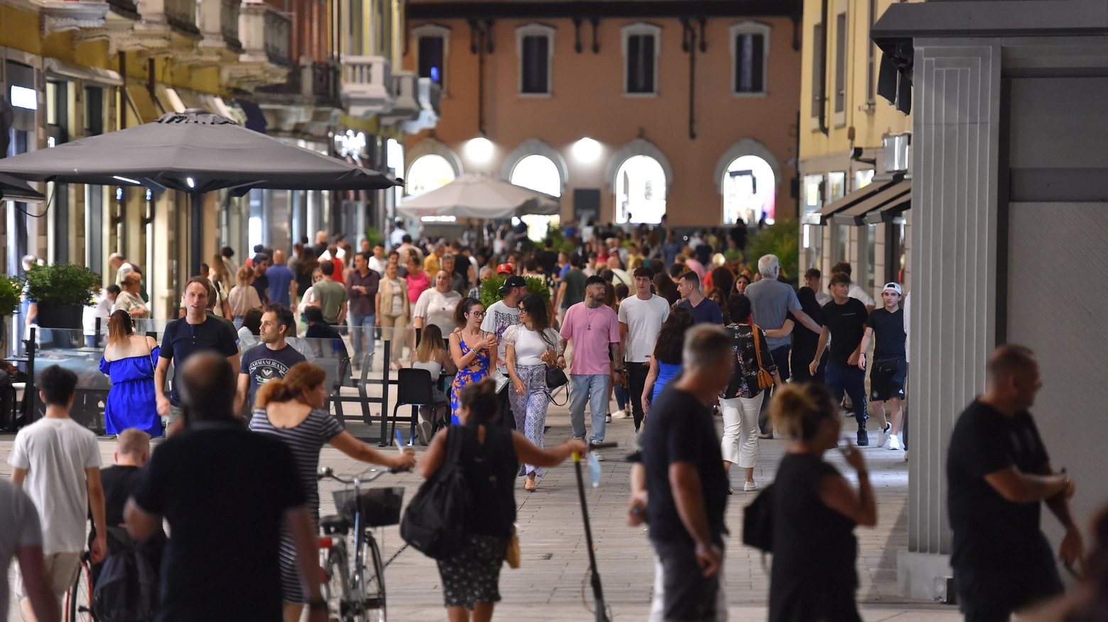 In città spettacoli, animazione, shopping, bancarelle, street food e dj set