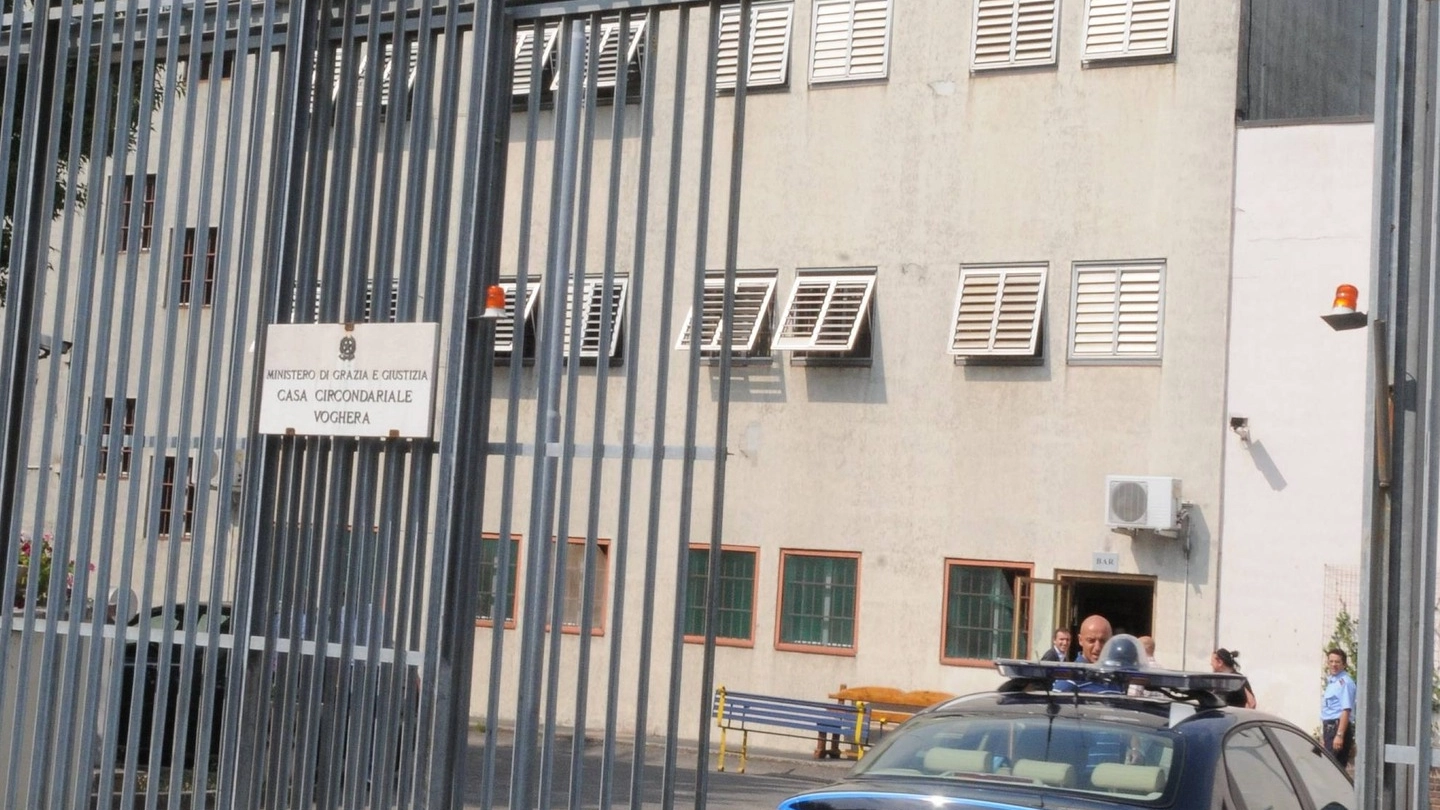 L’ingresso del carcere di Voghera  (Torres)