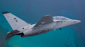 M-346 Leonardo: cos'è e come funziona l'aereo caduto sul Monte Legnone