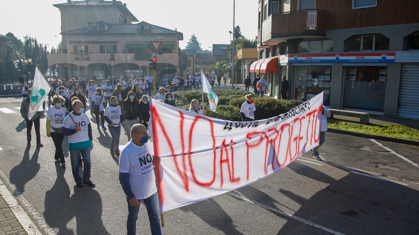 La protesta a Vanzago contro il quarto binario