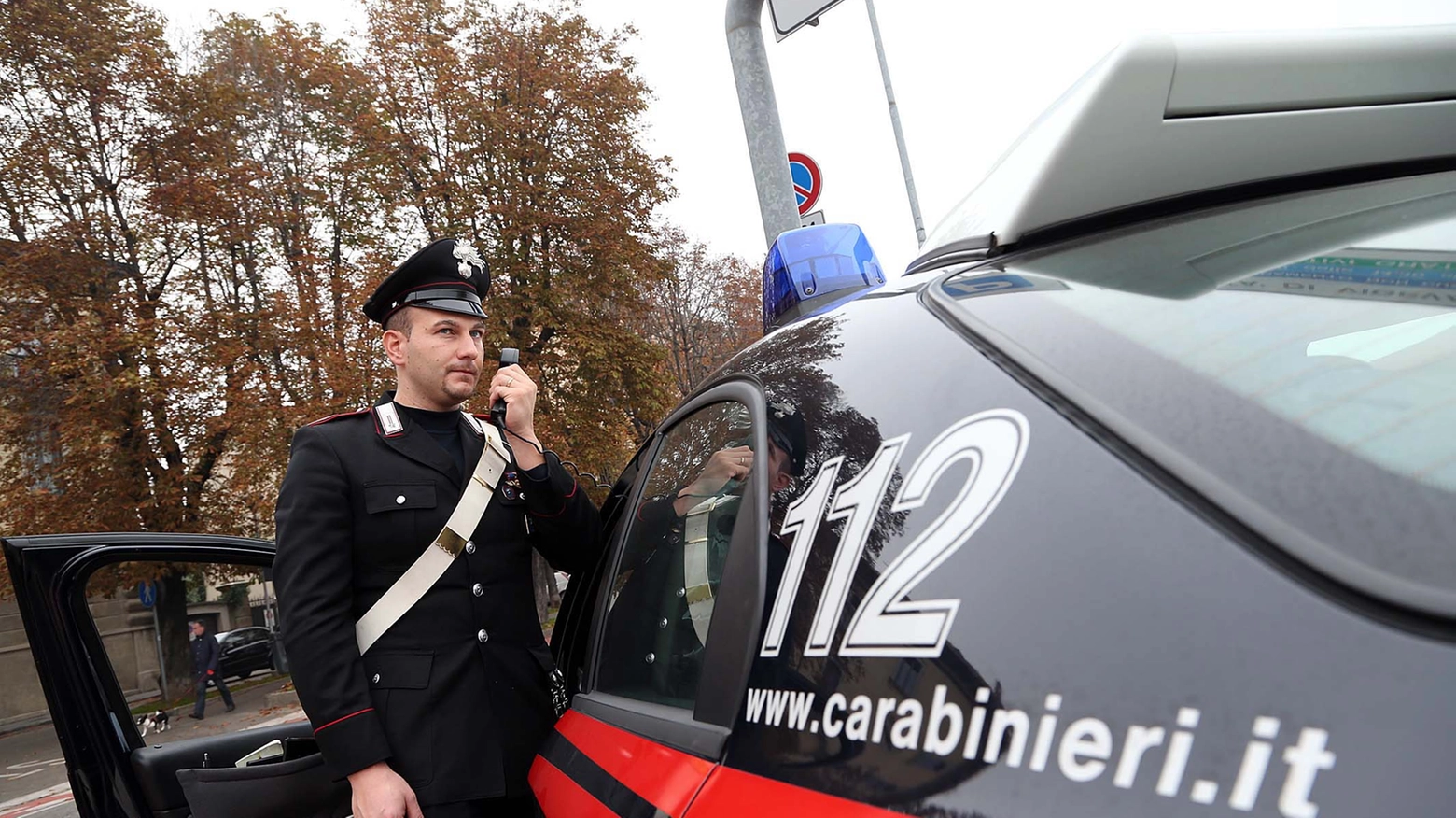 I due anziani hanno poi denunciato la truffa ai veri carabinieri I due anziani hanno poi denunciato la truffa ai veri carabinieri