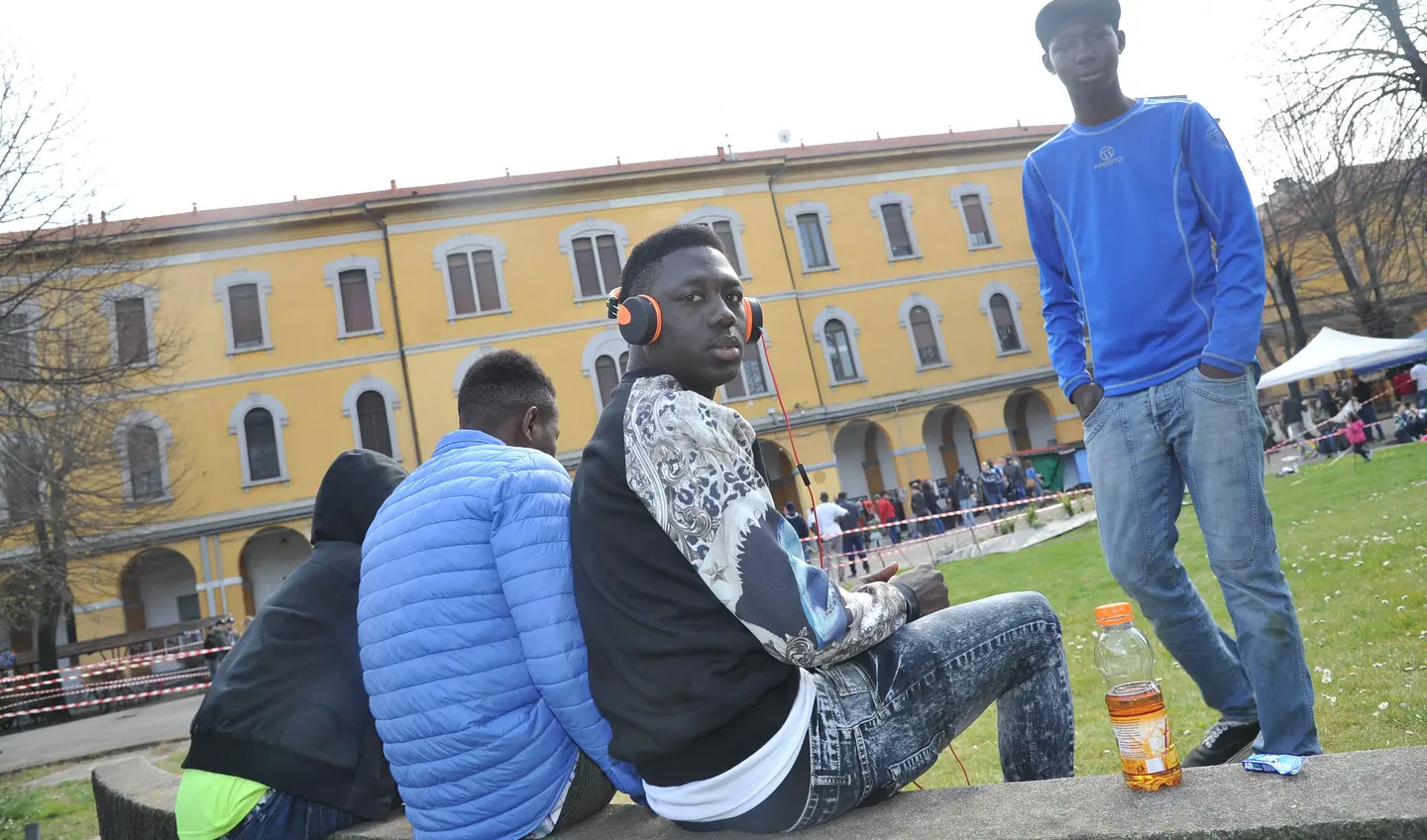 Caserme in disuso e sos casa, il centrodestra va all’attacco