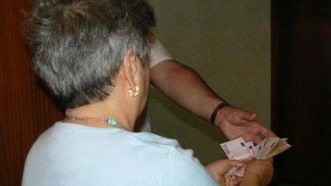 Truffa a un’anziana donna a Pitigliano