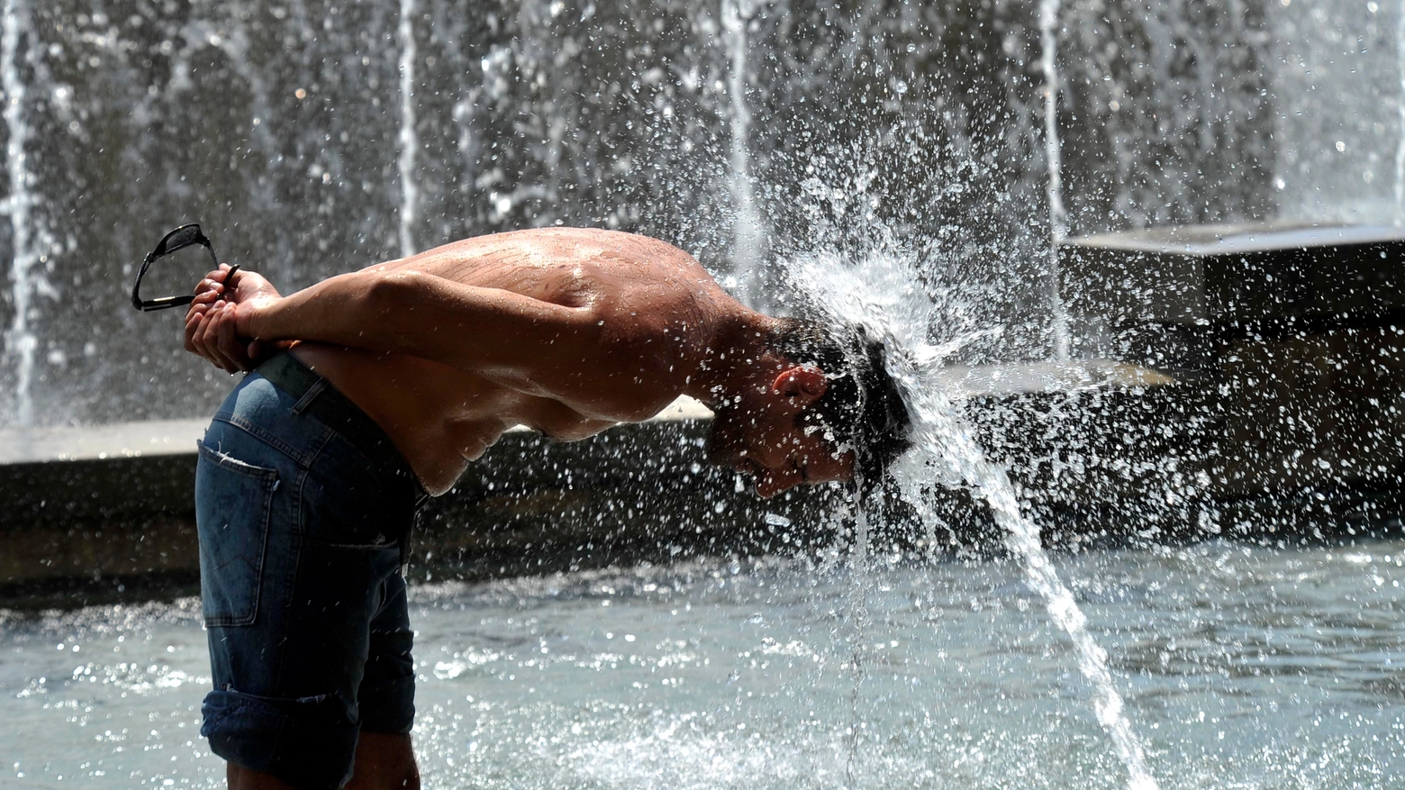 Nel Centro Sud previsti picchi di oltre 40°C, in Lombardia si toccheranno i 36°C: ci saranno brevi temporali che però non cambieranno la situazione