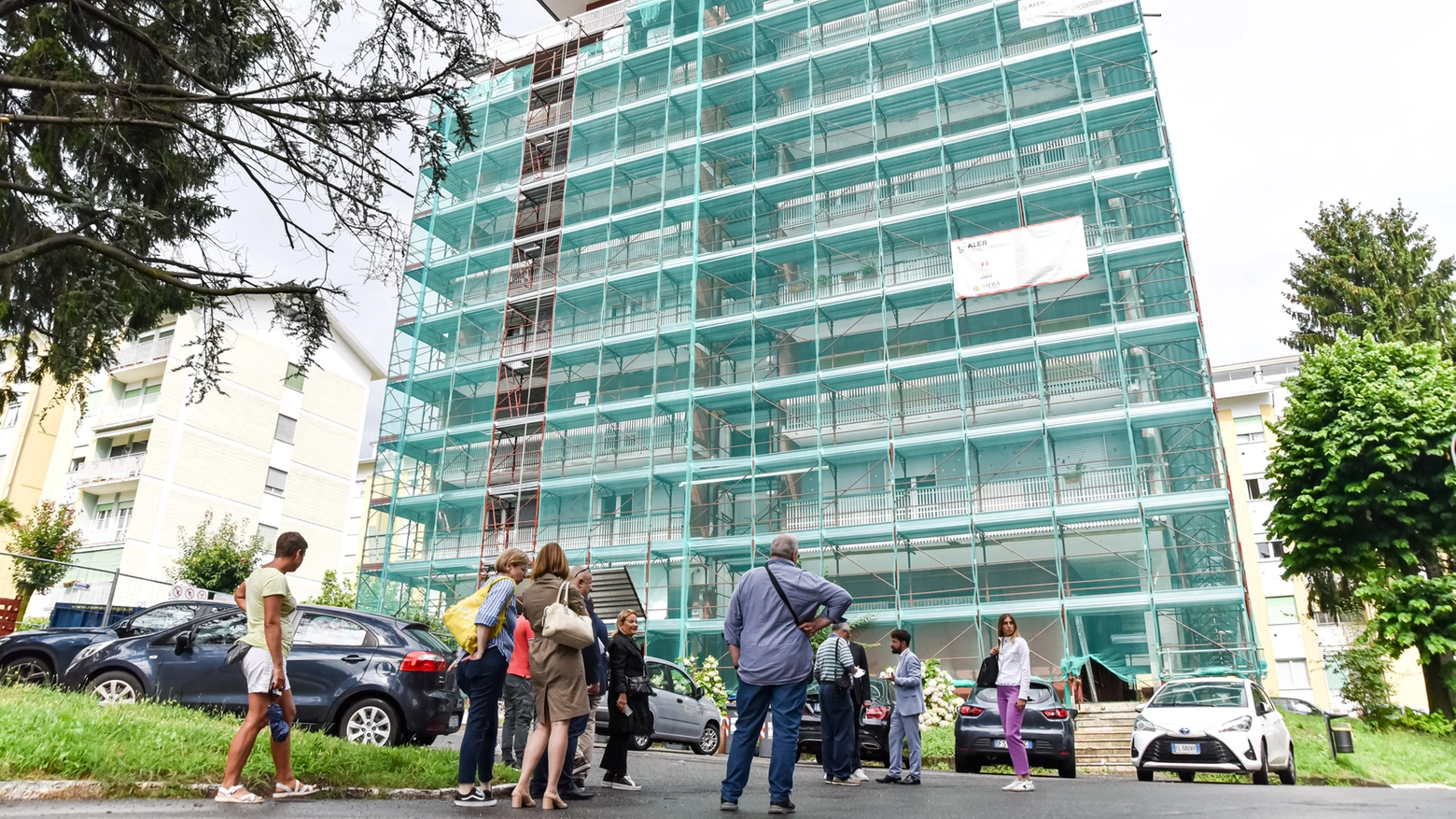 Varese, quartiere Sangallo: il sopralluogo al cantiere delle case Aler Varese, quartiere Sangallo: il sopralluogo al cantiere delle case Aler
