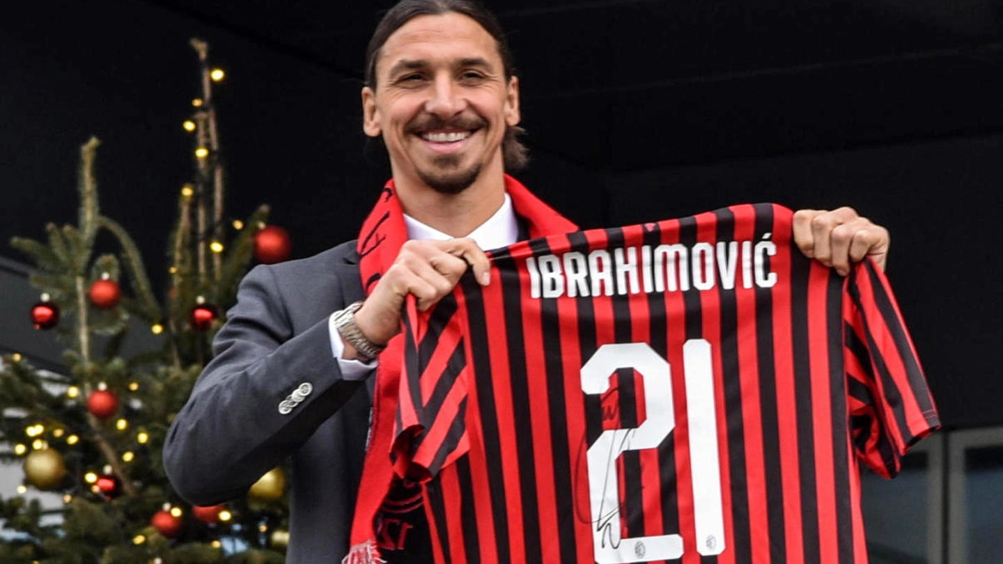 Un sorridente Zlatan Ibrahimovic a Casa Milan (Ansa)