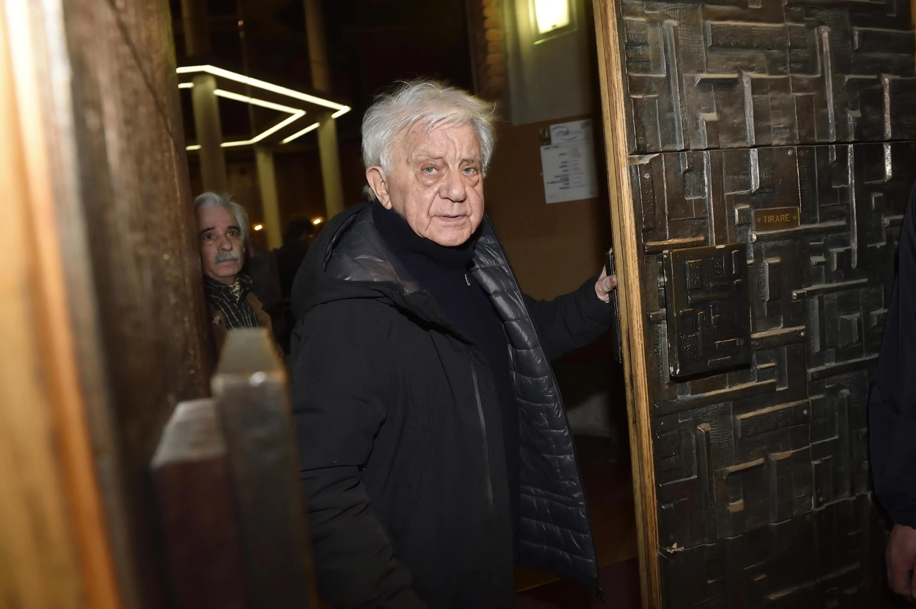 Don Antonio Mazzi compie 93 anni: compleanno con Messa in Sant'Ambrogio e mercatino