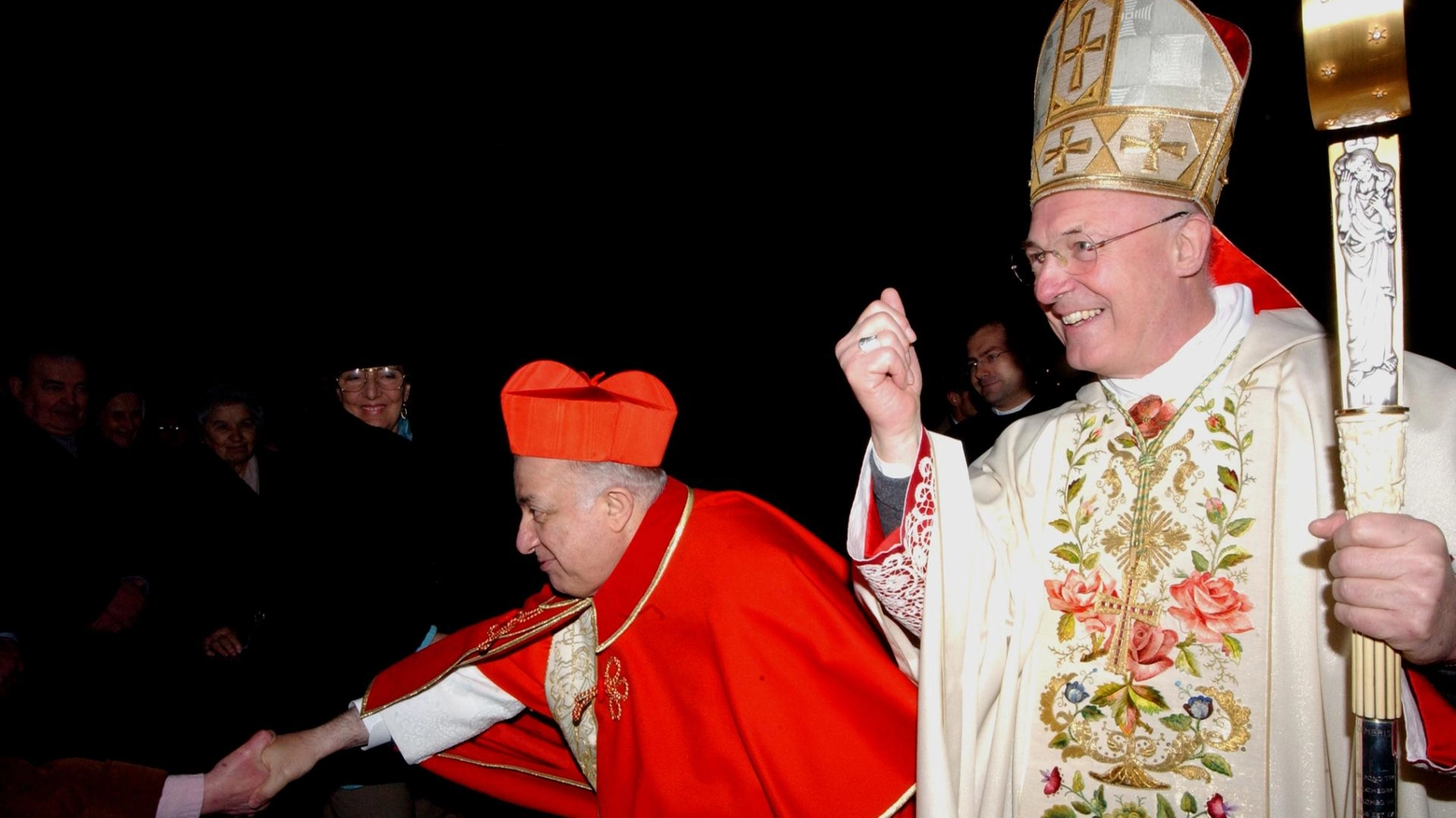 Monsignor Giovanni Giudici insieme all'arcivescovo di Milano, Mario Delpini