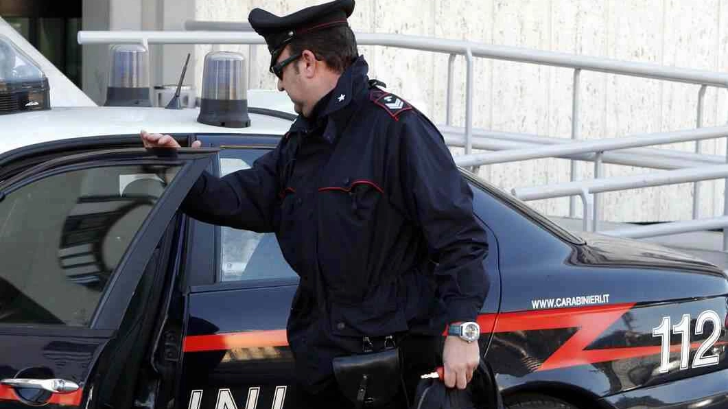 L'uomo è stato arrestato dai carabinieri L'uomo è stato arrestato dai carabinieri