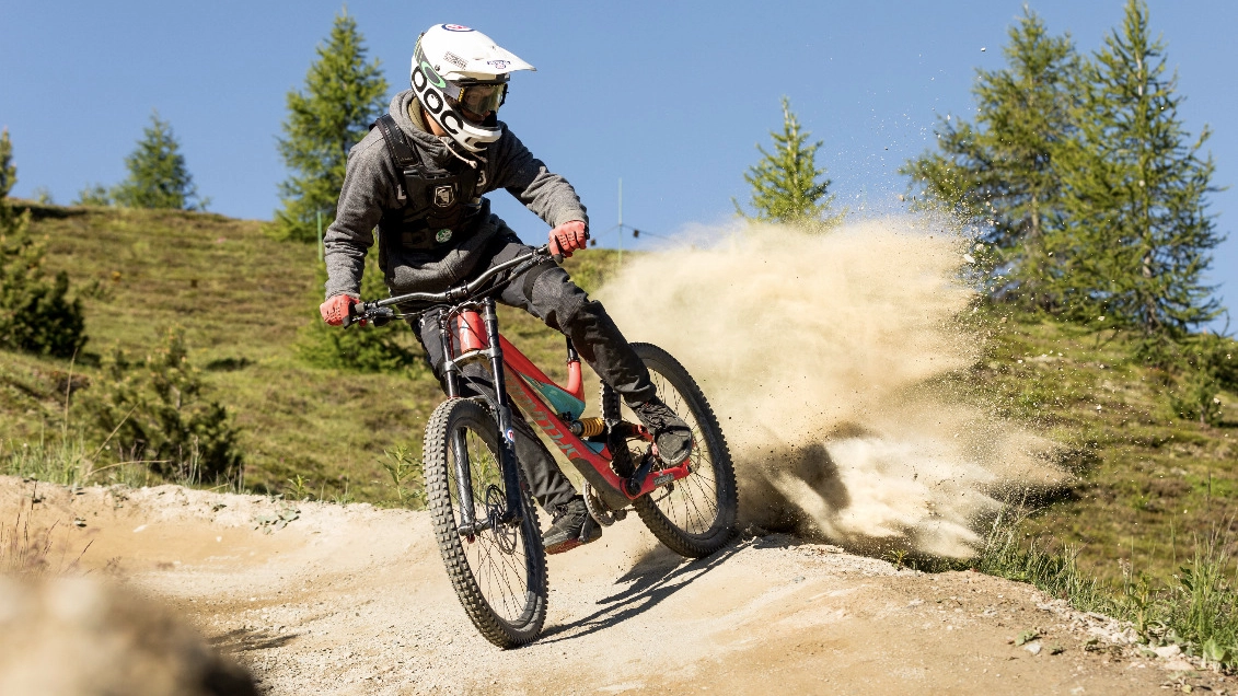 Una delle tante discese che si possono percorrere in bici a Livigno