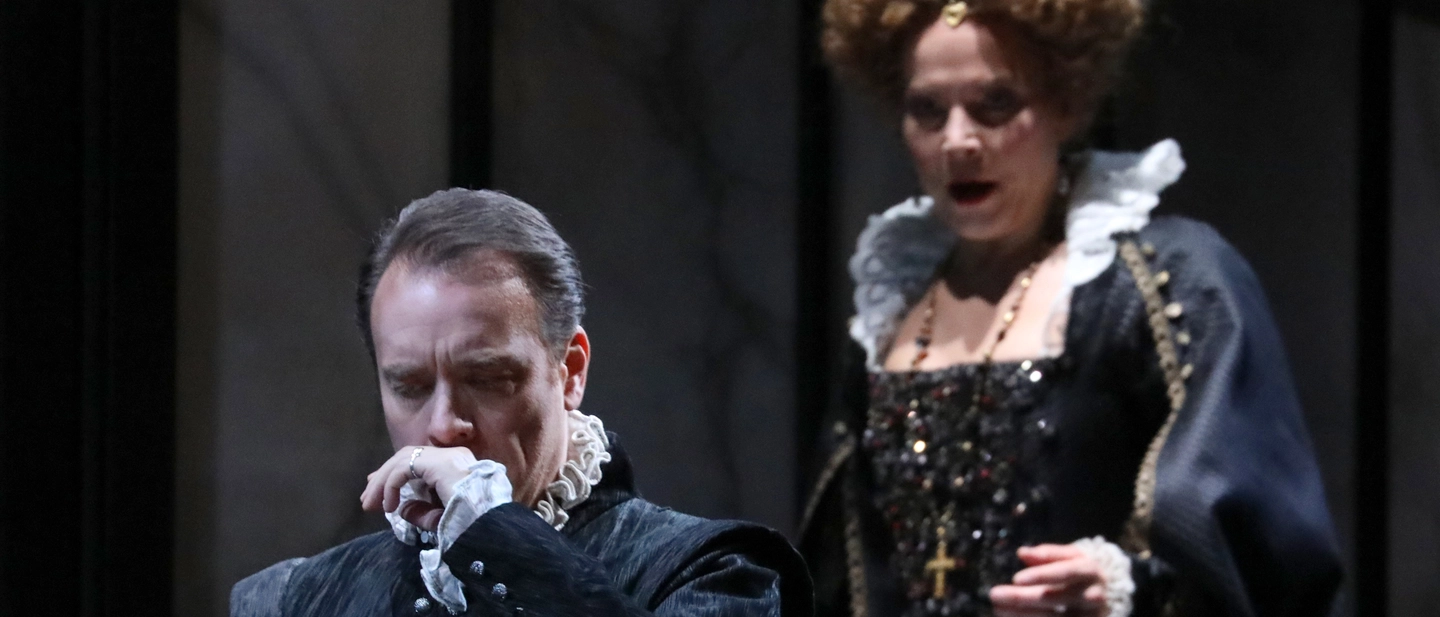 L’opera, che un Verdi maturo trasse dalla tragedia di Friedrich Schiller, "Don Carlos, Infante di Spagna", debuttò alla Scala nel 1868. Ora torna sul palco milanese con “sei voci grandissime”