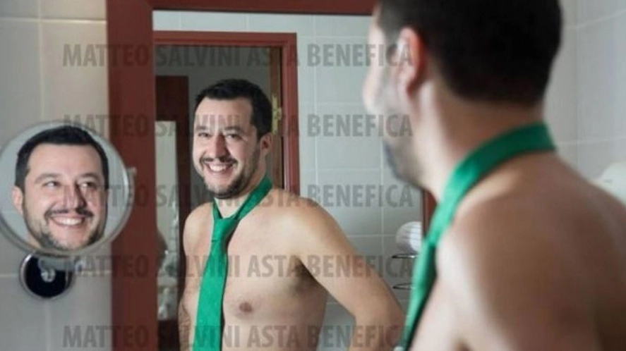 Una delle foto di Matteo Salvini messe all’asta  per beneficenza e contestate dal fotografo Oliviero Toscani