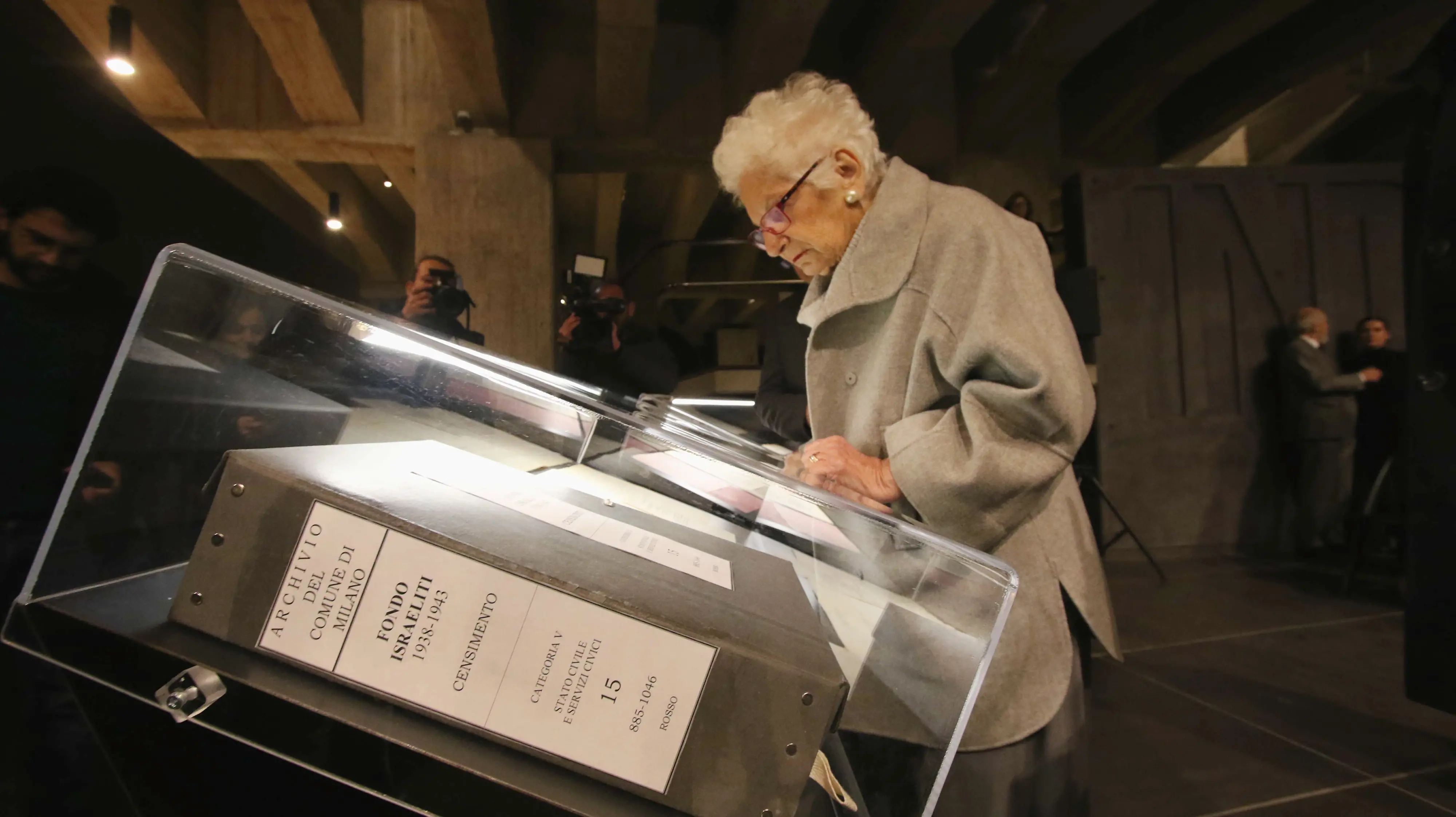 Memoriale della Shoah a Milano: esposte le schede del censimento degli ebrei