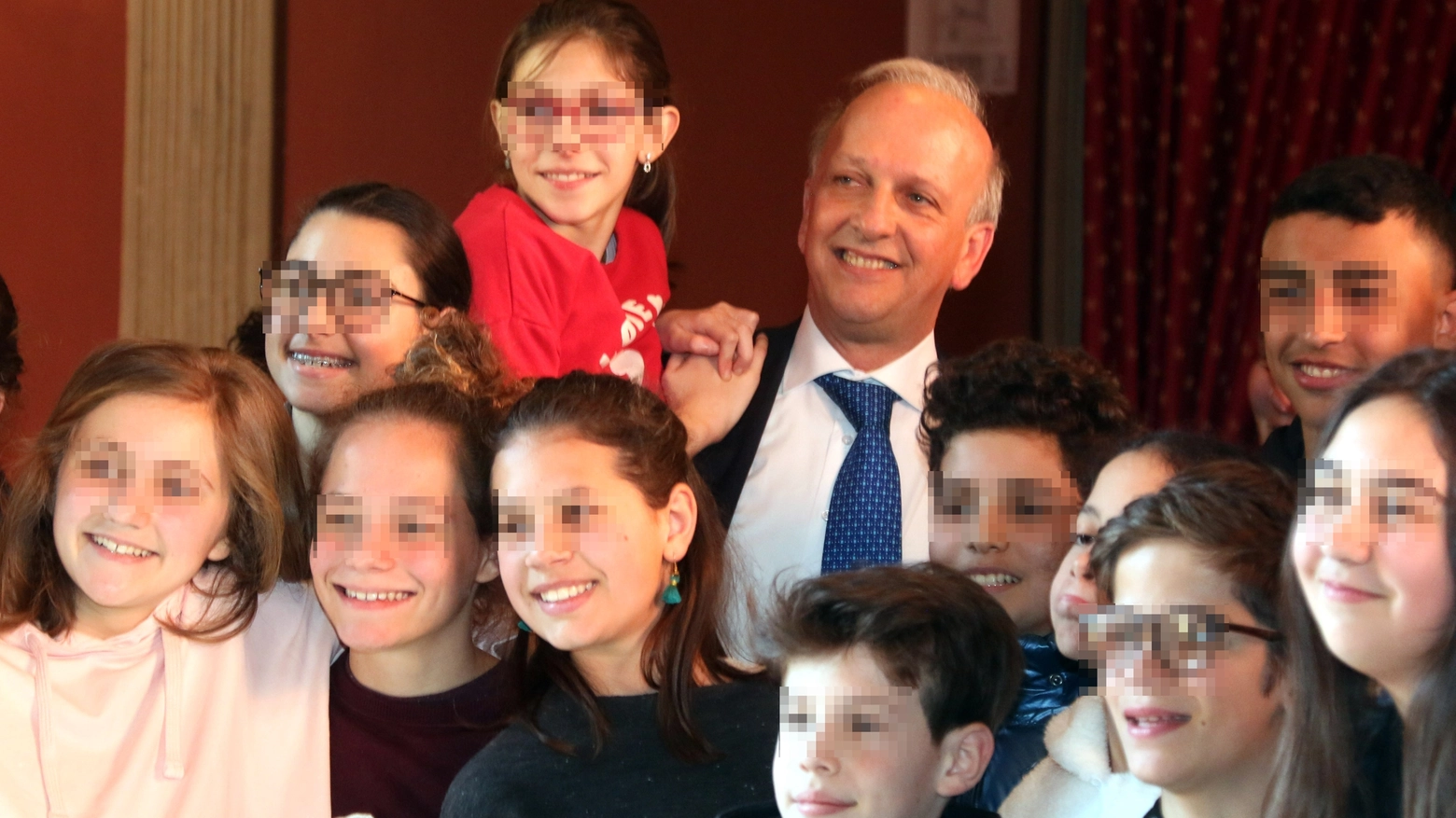 Il ministro Bussetti con gli studenti di Crema