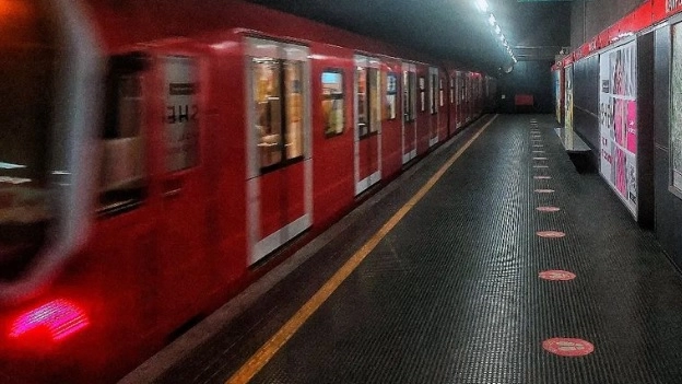La linea rossa della metropolitana La linea rossa della metropolitana