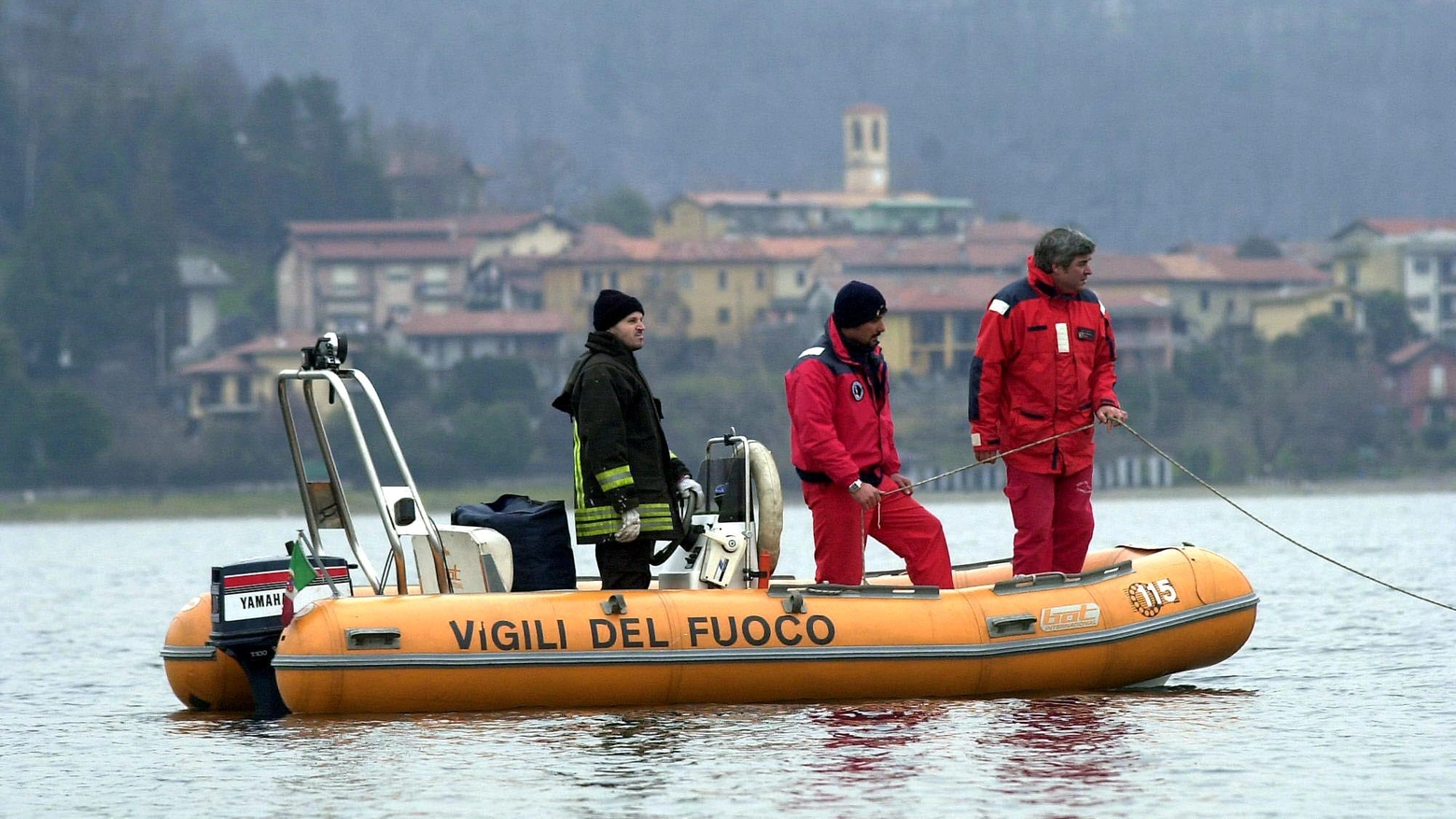 Vigili del fuoco sul lago Maggiore